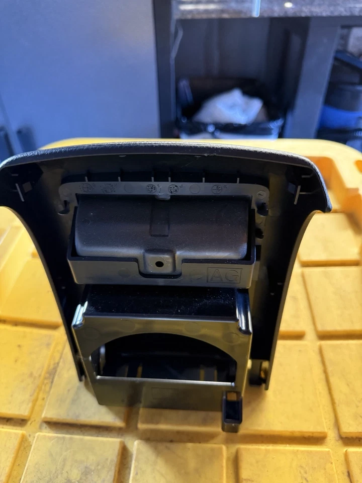 SUBARU WRX & STI 2008-2021 consola central montaje portavasos trasero OEM Foto 3 de 3