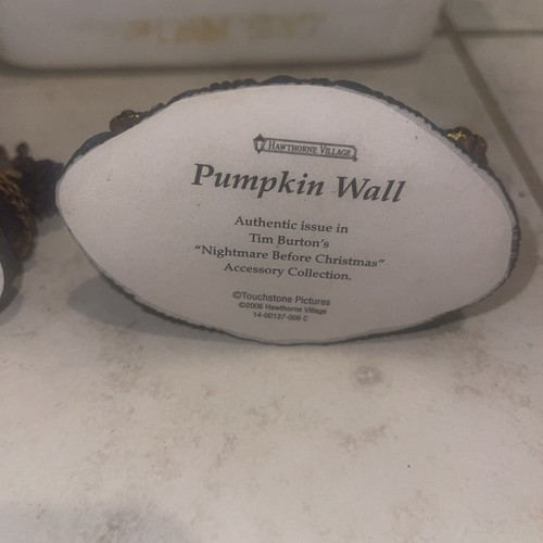 Hawthorne Village Nightmare Before Christmas Pumpkin Wall Accessory Set Of 2 - Picture 4 of 5