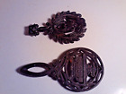 Lot 2 Vintage Cast Iron Trivets Black Antique Decor Old Fashioned wedgewood ?