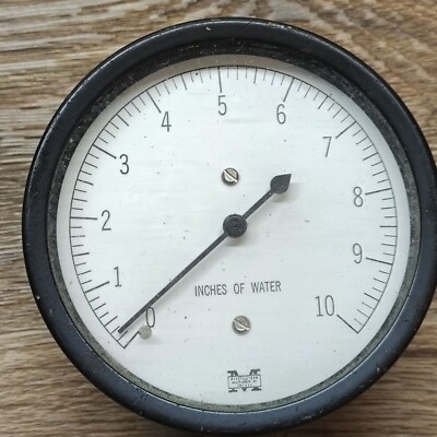 Marshall Town Gauge 2-1/2 FIG 83K, 30 VAC x 80'' WTR Press 1/4 NPT without box