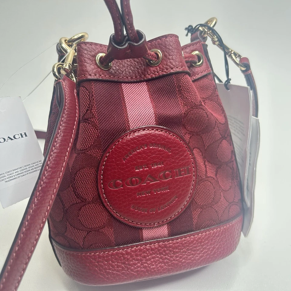 Новый с Ярлыками Coach C8322 мини Dempsey ведро в подпись жаккард w/полоски и нашивка красный - Изображение 2 из 4