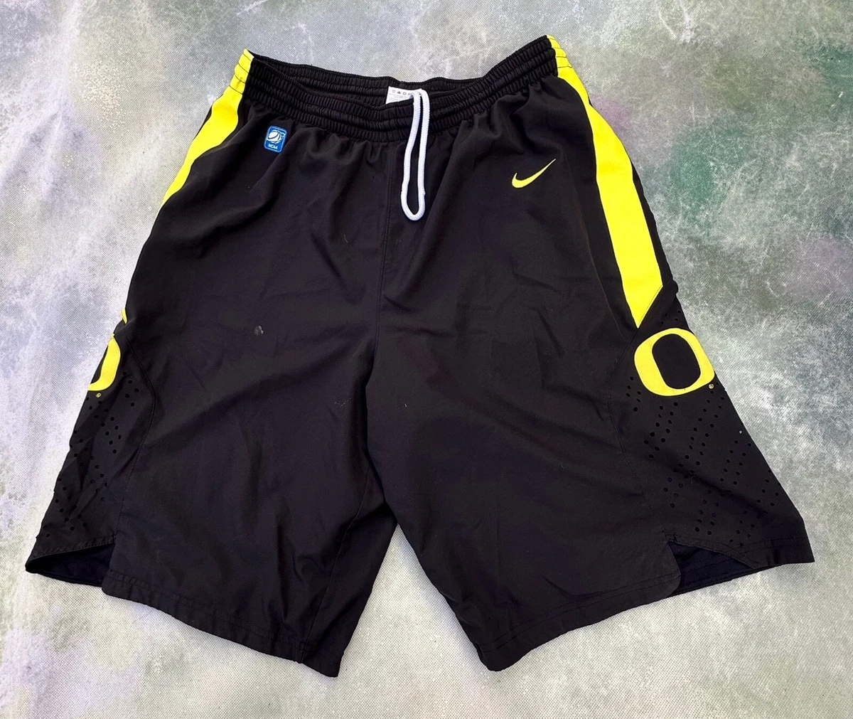 Nike NCAA Oregon Ducks Men s Basketball Shorts Size L. eBay