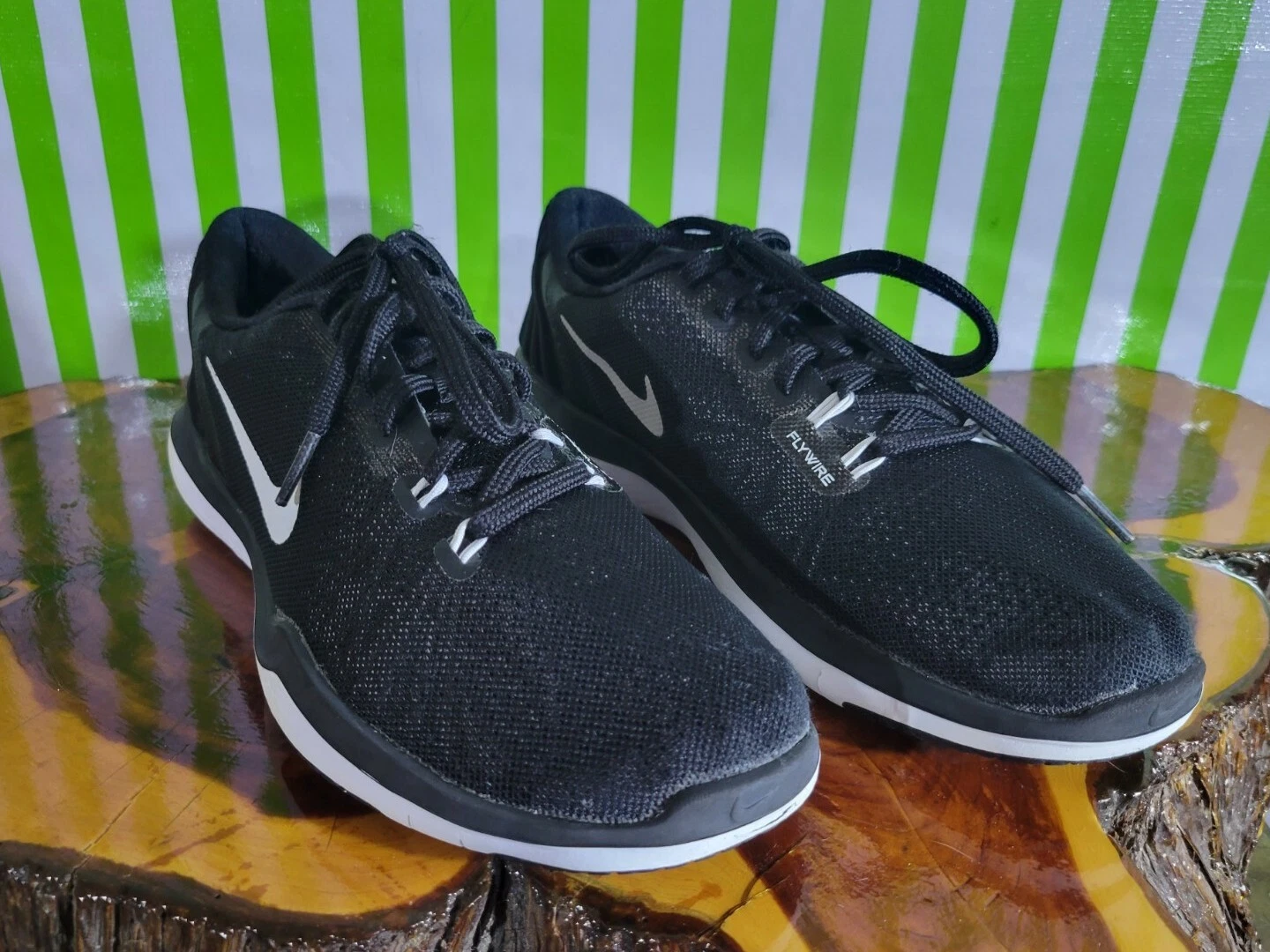 Nike 852467 001 Women's Sz 8.5 Flywire Running Sneaker Shoes Black Flex Supreme
