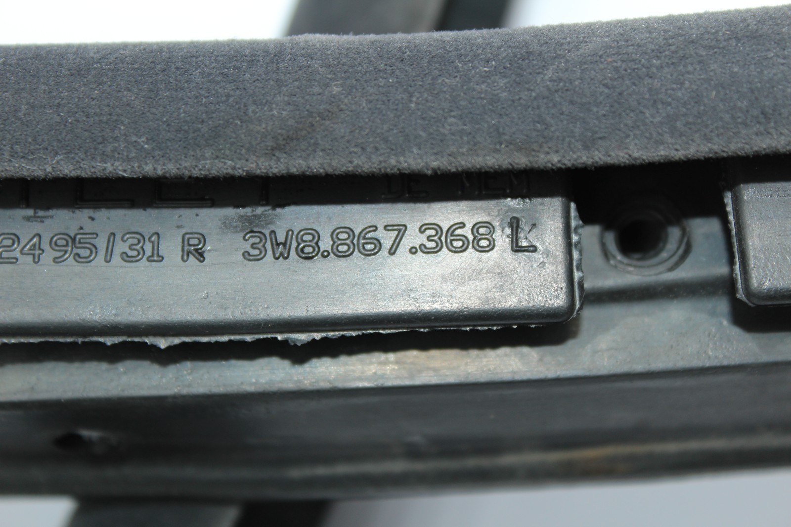 2003-2010 Bentley Continental Right Upper Door Weatherstrip Seal OEM 3W8867368L