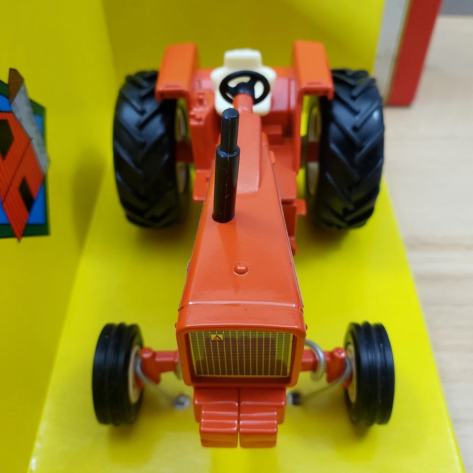 Ertl Allis-Chalmers Two-Twenty Tractor Farm Classics Diecast 1:43 - Image 4 of 4
