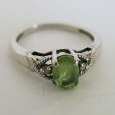 Sterling Silver Ring with Green Solitaire CZ  2 side CZ 2.5g Size 6 6272 