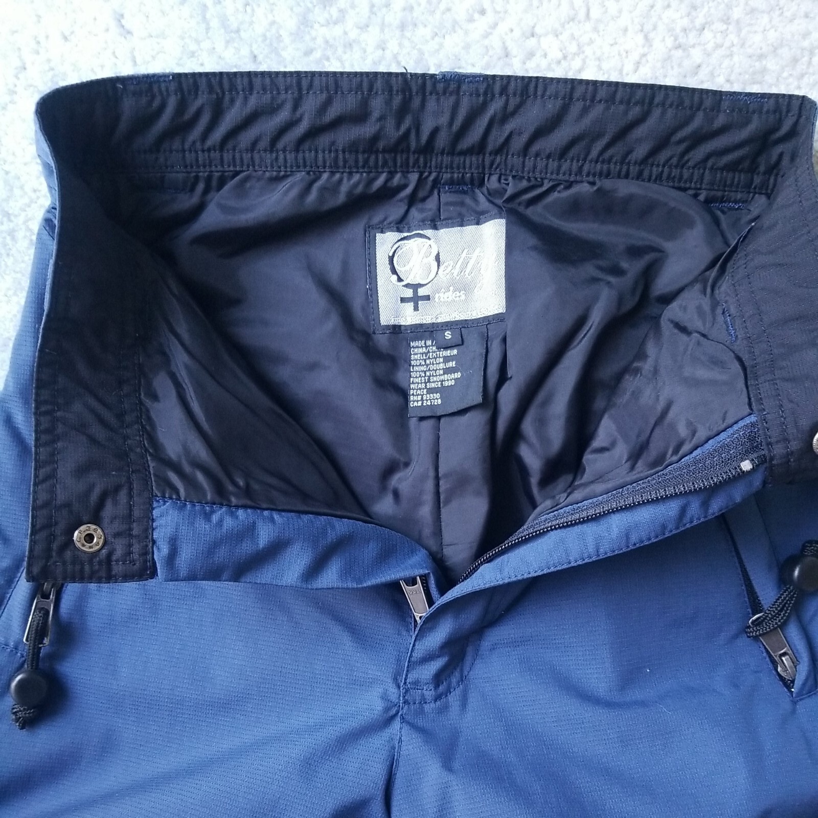 Betty Rides Ski / Snowboard Jacket and Ski Snowboard Pants Size Small 