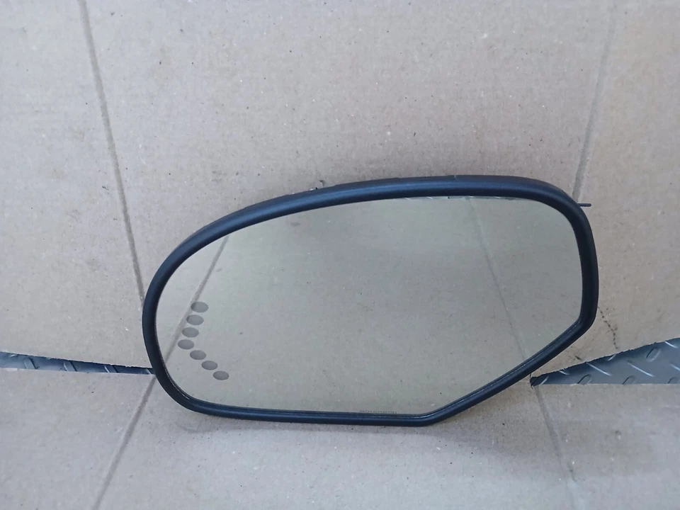 Espejo retrovisor lateral del conductor Yukon Tahoe Suburban 2007-09 OEM vidrio atenuación automática calor y señal Foto 2 de 4