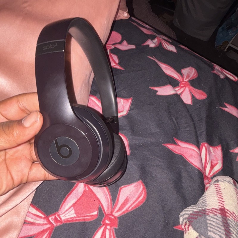 Beats by Dr. Dre Solo3 Wireless Bluetooth On-Ear Headphones, Mic, Black