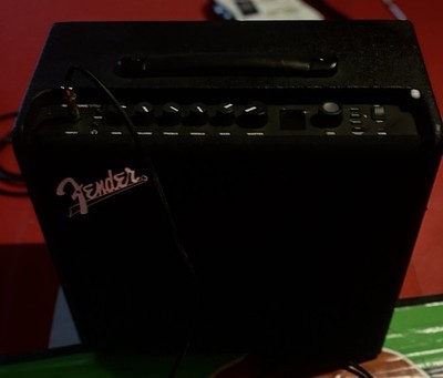Fender Mustang LT25 Combo Amp 25W - For Electric Guitar (barely used) 