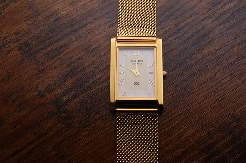 Seiko Slim Quartz Men White Dial Gold Bracelet Vintage Watch