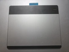 Wacom Intuos Pen & Touch Small Pen Tablet Model# CTH-480 (No Pen) Untested