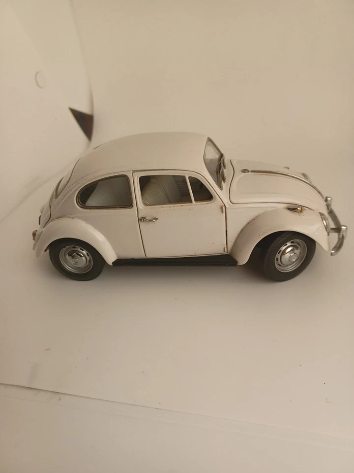 FRANKLIN COMO NUEVO PRECISIÓN '1967 VW ESCARABAJO' CREMA. 1:24. VINTAGE. ORIGINAL. BUENO. Foto 2 de 4