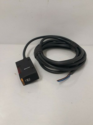 Omron E3S-AT81-L Lichtschranke