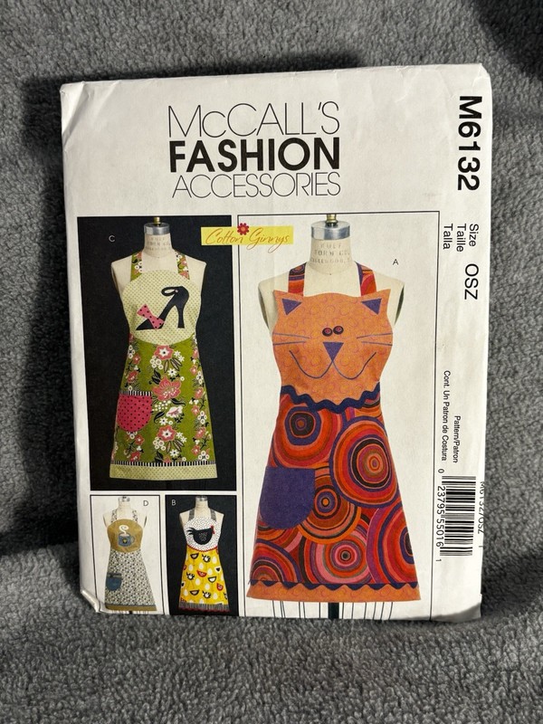 McCall's Sewing Pattern 6132,  Small To XL, Misses's  Apron, Cat, Shoe, Hen, Mug