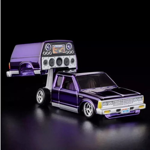 Hot Wheels RLC 1986 Nissan 720 King Cab 2024 Low rider HMY26