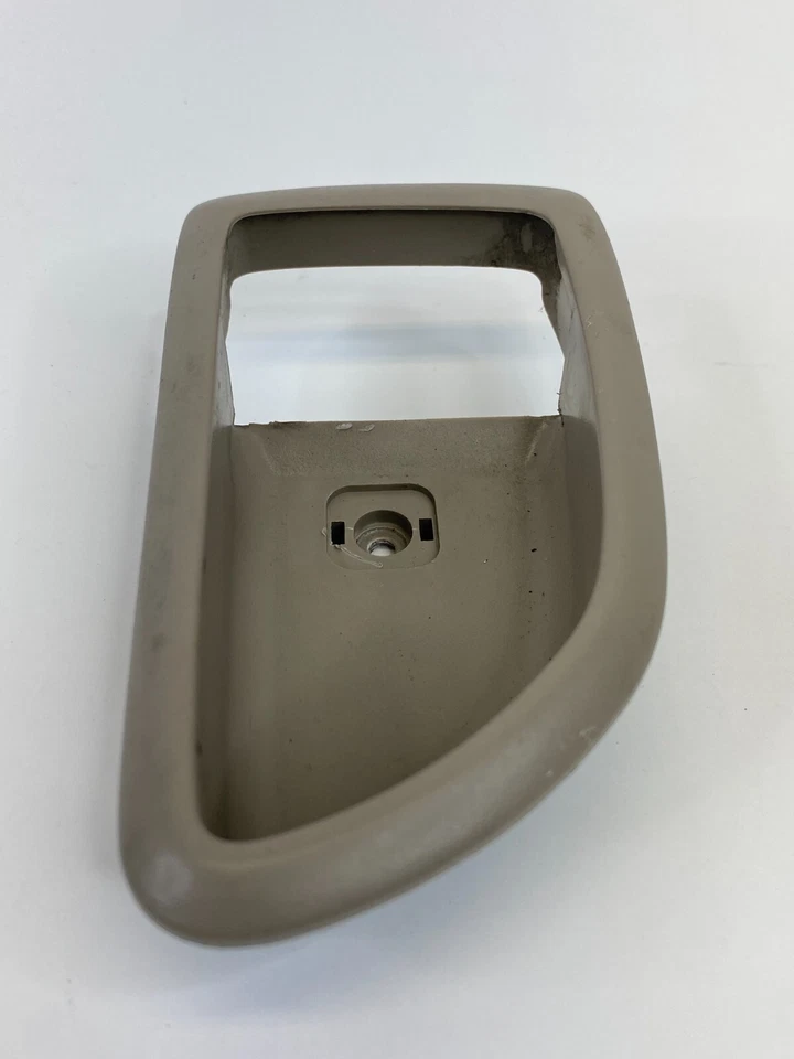 2003-2009 Kia Sorento Front Right Side Inner Door Handle Bezel Trim 82622-3E000 — 第 3/4 张图片