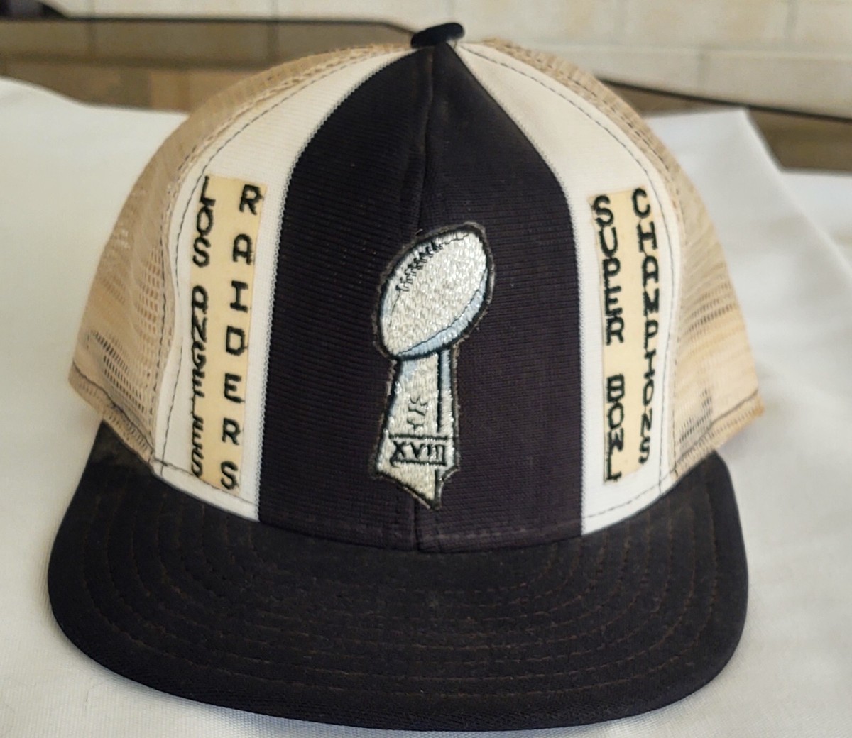 1984年　スーパーボウルXVIll ロサンゼルスレイダース記念メッシュキャップ Vintage 1984 Los Angeles Raiders Super Bowl Champions
