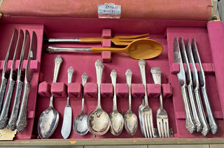 1881 ROGERS ONEIDA 52 PIECE SET OF UNUSED PLANTATION FLATWARE (SET OF 8)