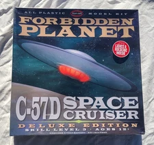 Polar Lights Forbidden Planet C-57D Space Cruiser Model Kit Deluxe New Sealed
