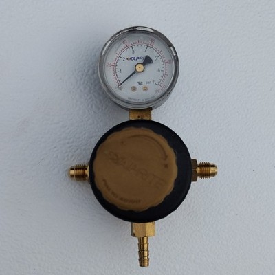 Taprite CO2 Gas Regulator Series 2500SN/5260SN with Pressure Gauge, MPN 366N