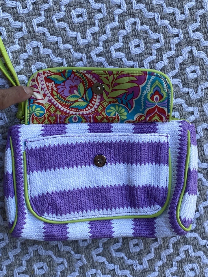 Nueva Muñequera VERA BRADLEY Rayas - RAYA LILA - Púrpura/Verde Lima Bolsa Nueva con Etiquetas Foto 4 de 4