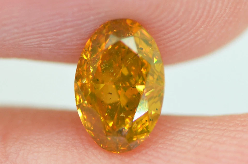 Oval Shape Diamond Natural Fancy Orange Loose VS2 Certified Enhanced 1.04 Carat - Image 4 of 4