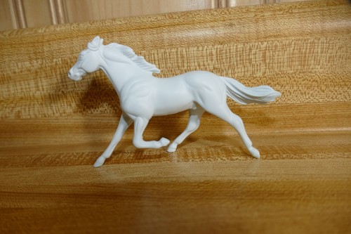 Breyer Horse Stablemate SM Pacer Pristine Unpainted Individually bagged - Picture 3 of 6