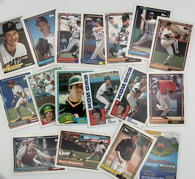 17 piece Assorted Baseball Card Lot