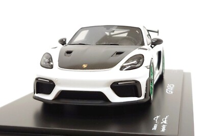Spark 1:18 Porsche 718 Cayman GT4 RS (982) Tribute in White