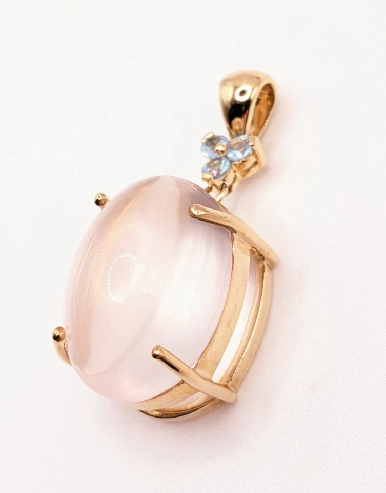 Colgante de cuarzo rosa brasileño y topacio azul suizo de oro 9k de 13,67 quilates Foto 3 de 4