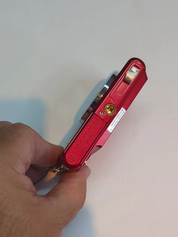 POLAROID iE826 18MP DIGITAL CAMERA - Spares Repairs Not Charging  - Image 3 of 4