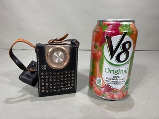 Vintage 1960s Sony 2F 23W White Portable AM FM 9 Transistor Radio in Case