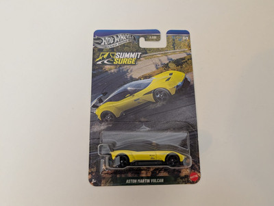 Hot Wheels JKX68 Aston Martin Vulcan Longcard 3/5 1:64