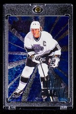 10 Must-Have Wayne Gretzky Cards 22