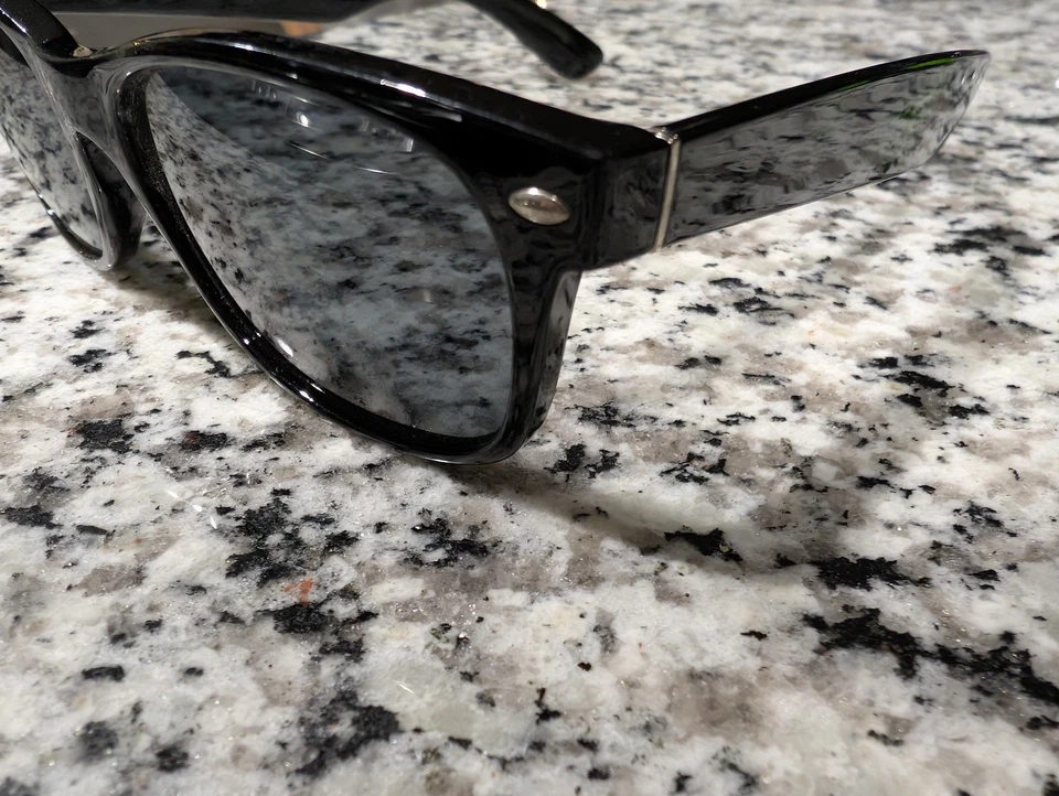 Gafas de sol Foster Grant HUGO lentes polarizadas ahumadas marcos NEGROS Foto 2 de 4