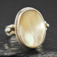 Oval Mother of Pearl Ring Sterling Silver Sz 6 1/4