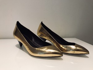 gold pumps uk