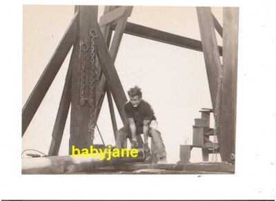 JAMES DEAN ORIGINAL 7X9 PHOTO BY PHIL BURCHMAN WORKING ON OIL RIG 1956 GIANT