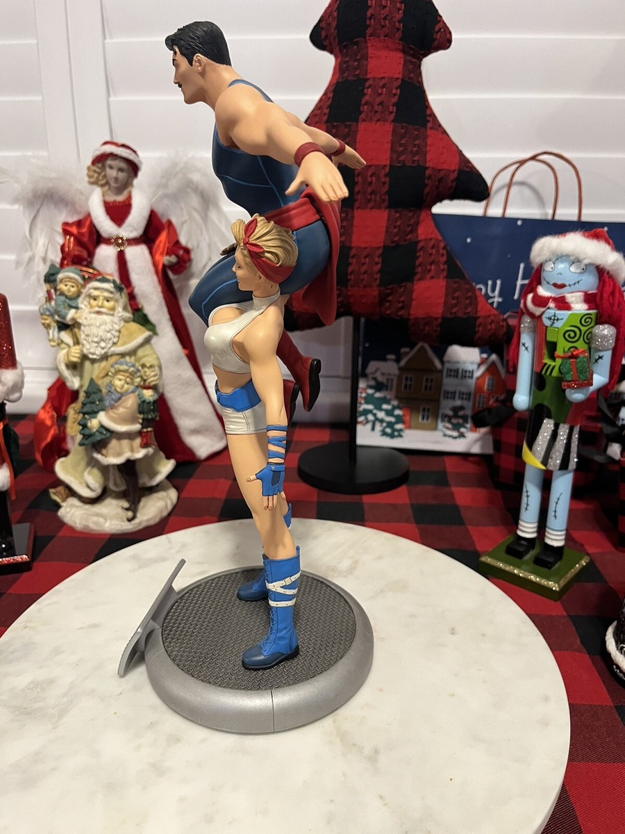 【新品】DC Comics Bombshells フィギュアセット Amazon.com: Funko DC Bombshell Deluxe Set Batman Bombshell