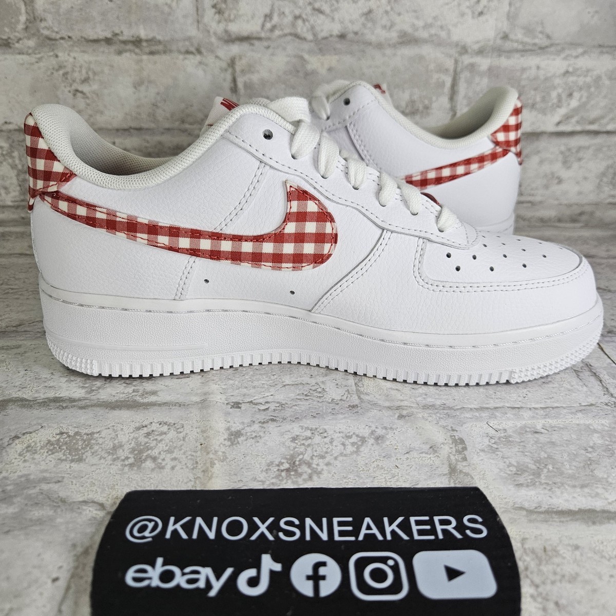 Nike Air Force 1 ホワイト/レッド スニダンで購入可】NIKE AIR FORCE 1 '07 LV8 EMB 