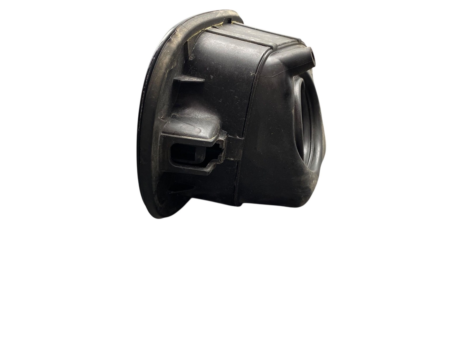 2013-2019 BENTLEY FLYING SPUR 4W 223B REAR RH FUEL DOOR HOUSING W/ CAP *SCRATCH*