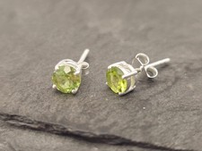 925 Sterling Silber Ohrstecker Peridot Rund facettiert – edles Grün