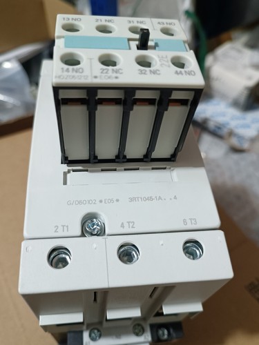 1PCS NEW 3RT1045-1AN24 contactor SIEMENS - Picture 9 of 9