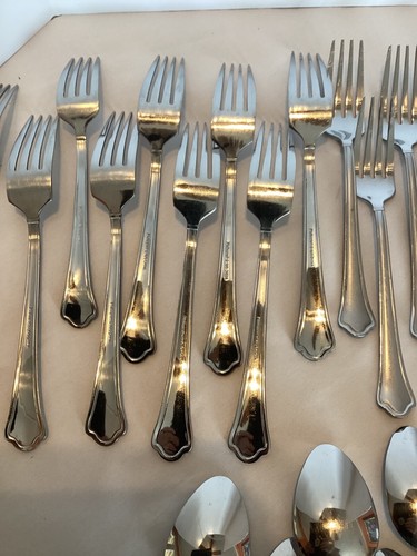 Pfaltzgraff 32 pcs. Capri Frost Stainless 18/0 Flatware Service for 4+ extra pcs - Picture 22 of 24