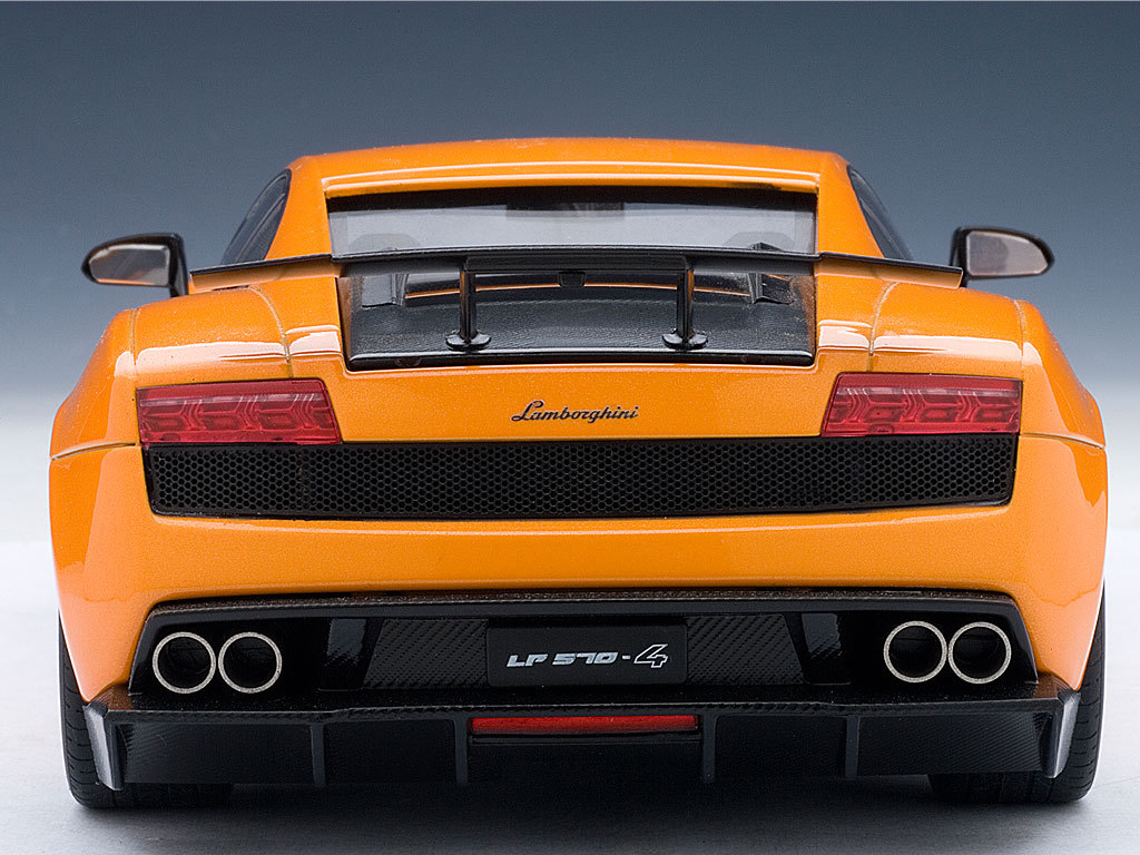 LAMBORGHINI GALLARDO LP570-4 SUPERLEGGERA ORANGE 1:18 AUTOART