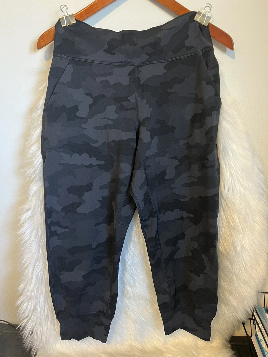 Lululemon Camo Capris With Pockets Size 8