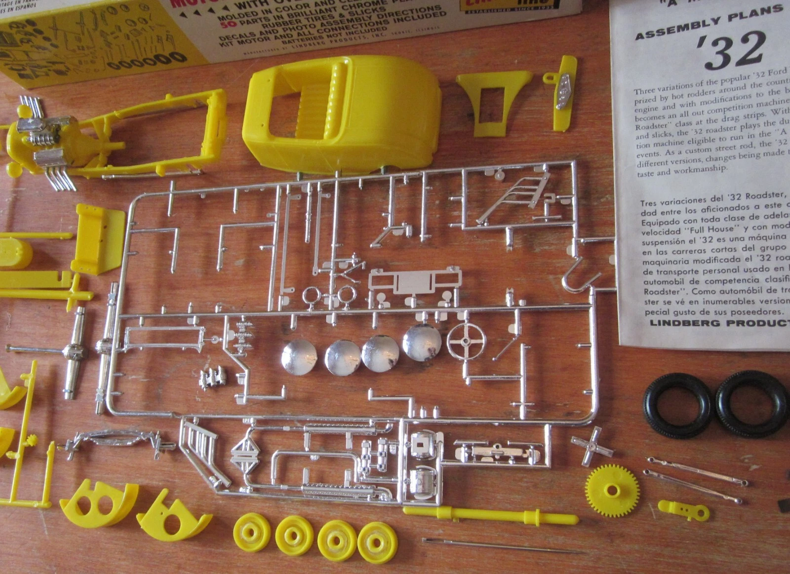 Lindberg 1932 Ford A / B Roadster Kit #612M in Box 1960s Issue Hot Rod No Motor - Picture 4 of 7