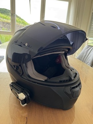 Nexo Motorradhelm mit verbautem Cardo Packtalk Bold 
