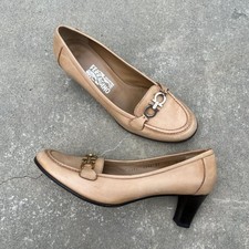 Vintage tan Salvatore Ferragamo Gancini pump 2.5 inch heel with almond toe